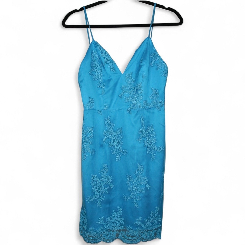 NBD Blue Lace Mini Dress Size Small Blue Cocktail Party Sleeveless V Neck